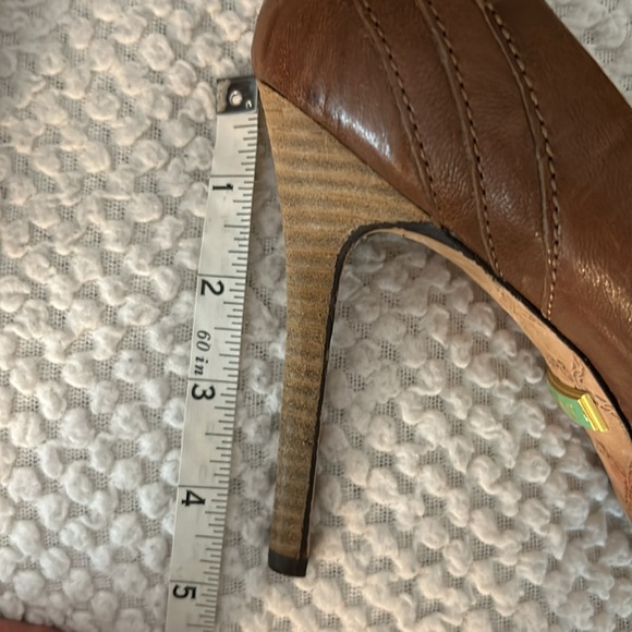 L.A.M.B Gwen Stefani Genuine Leather Platform Wood Heel Pumps - Picture 14 of 17